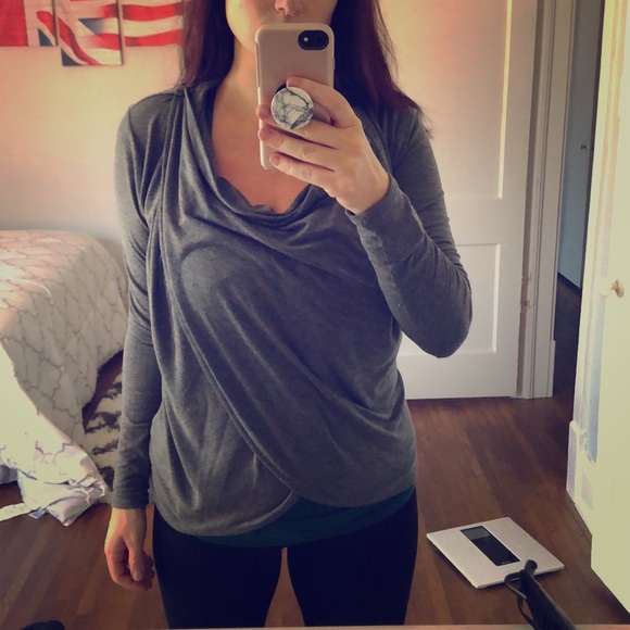 Old Navy Tops - Nursing / maternity top - Old Navy Old Navy Tops - Nursing / maternity top - Old Navy